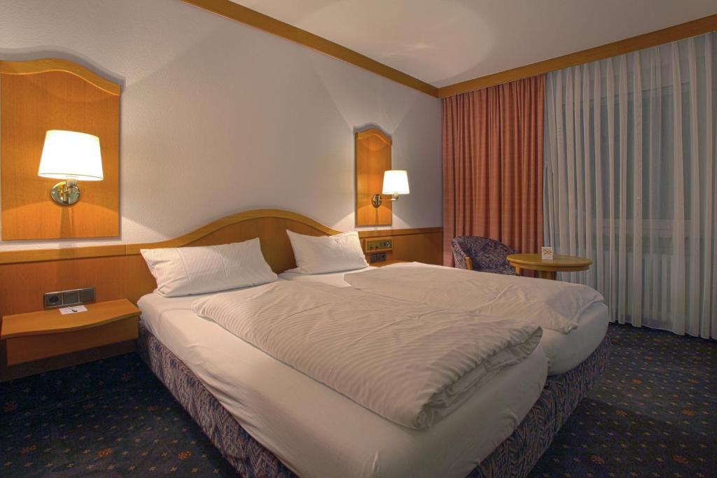 Hotel-Restaurant Esbach Hof Kitzingen Eksteriør billede